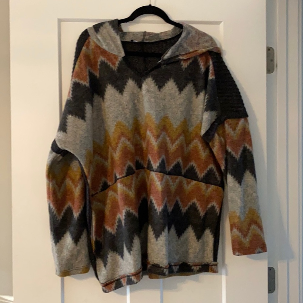 Adorable hoodie! Aztec